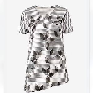 Chico's asymmetrical petals top. Chico's size 2. (M  12-14)